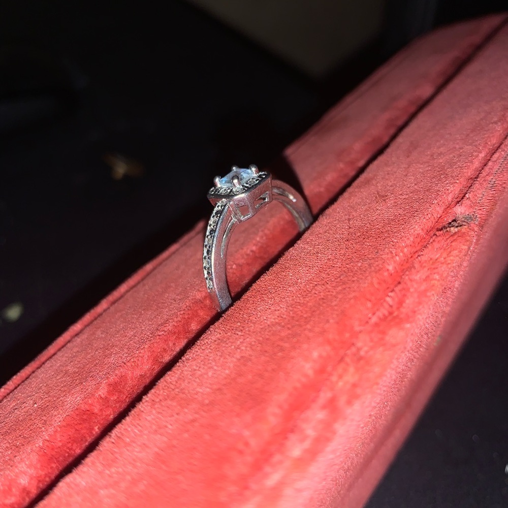 925 NVC size 9 engagement ring NWOT - Picture 6 of 11